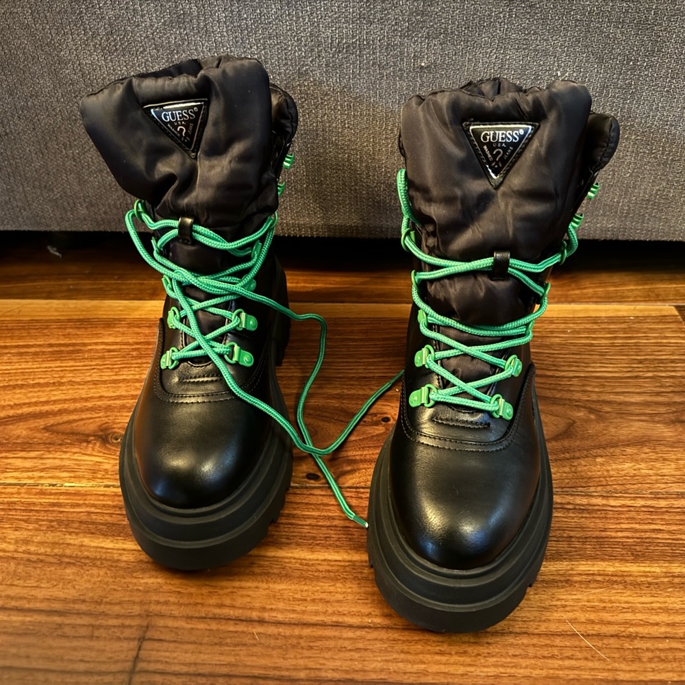 NEW GUESS women’s green laces combat boots. Size 7